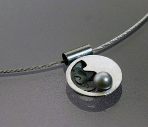 silver and grey freshwater pearl pendant