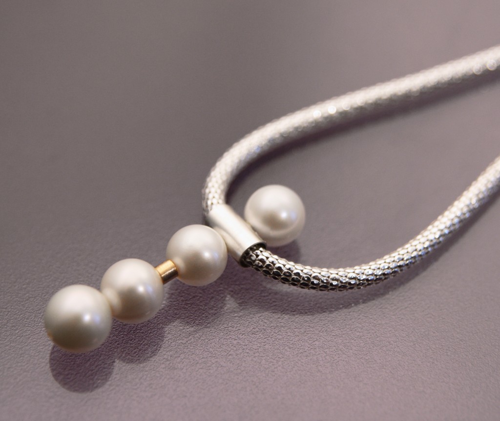 freshwater pearls necklace