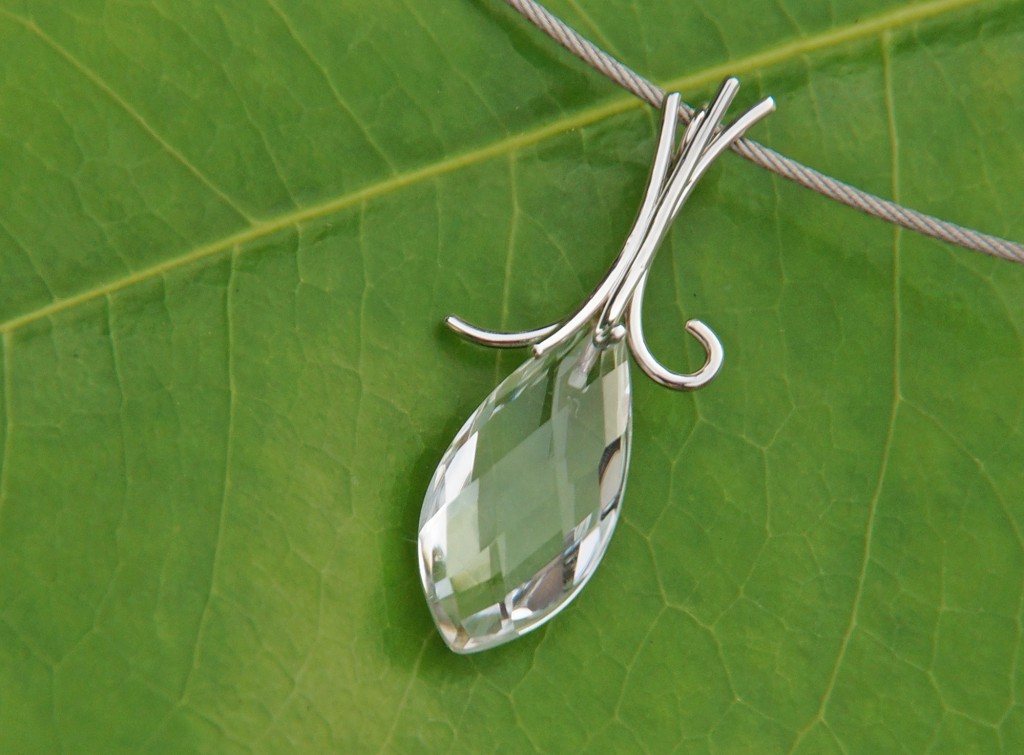 quarz crystal pendant