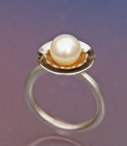 akoya pearl with silver and gold